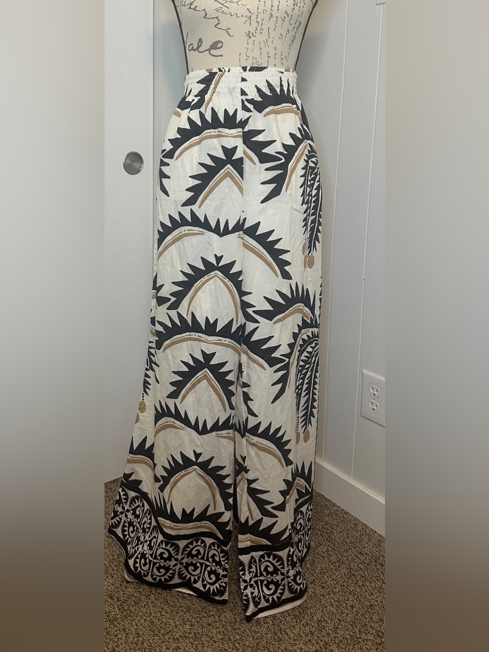 H&M Wide Leg Pants Ivory Black Gold Tropical Palm Print Elastic Boho Size M